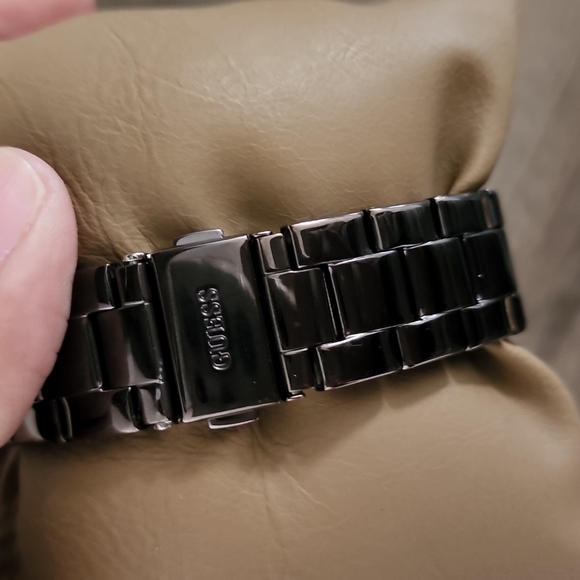 GUESS BROZED WATCH BNWOT - Picture 4 of 6